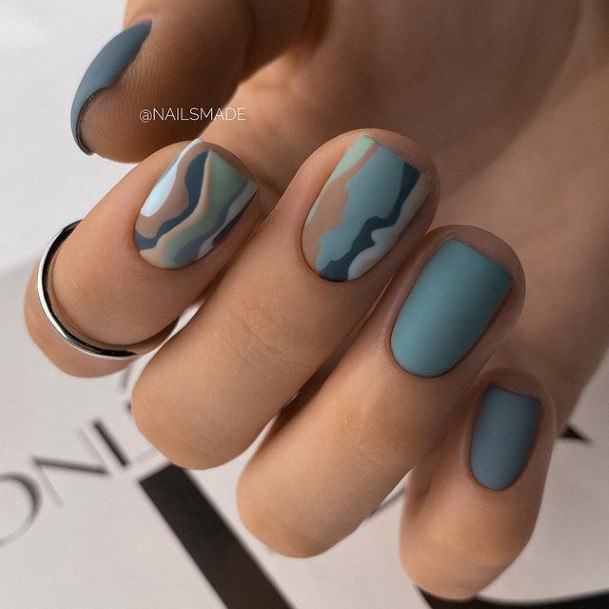 Lady With Elegant Matte Fall Nail Body Art