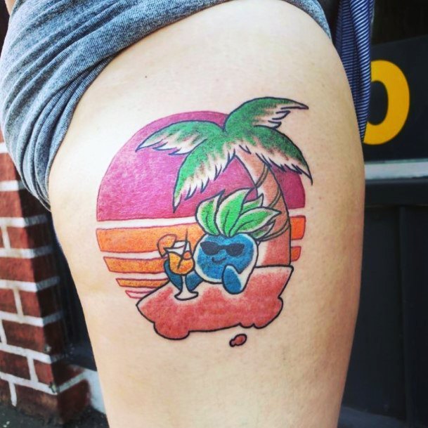 Lady With Elegant Oddish Tattoo Body Art