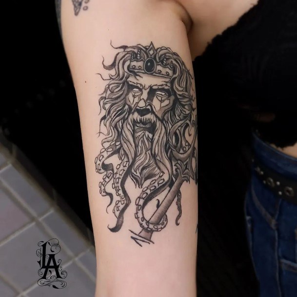 Lady With Elegant Poseidon Tattoo Body Art