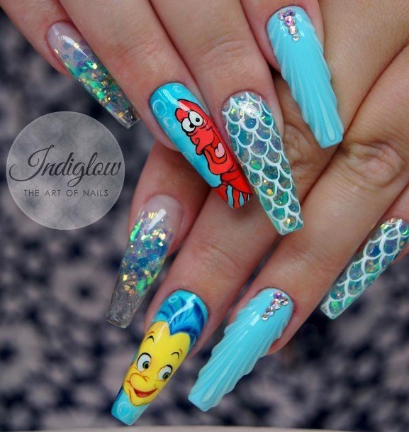 Lady With Elegant Sea Nail Body Art