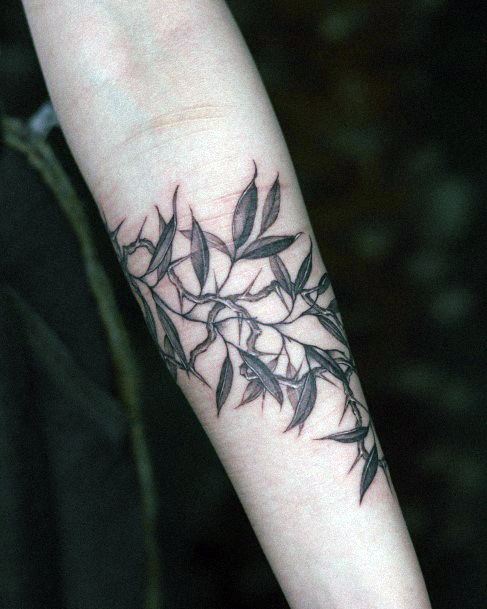 Lady With Elegant Thorns Tattoo Body Art