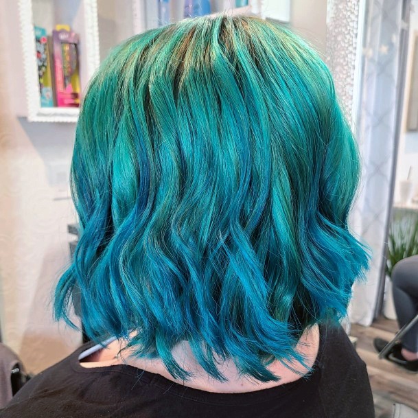 Lady With Elegant Turquoise Hairstyles Body Art