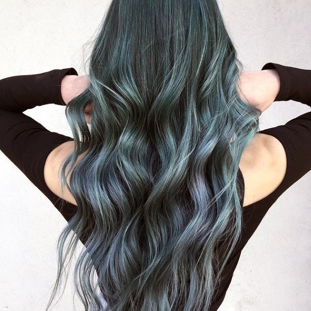 Lady With Elegant Turquoise Ombre Hairstyles Body Art