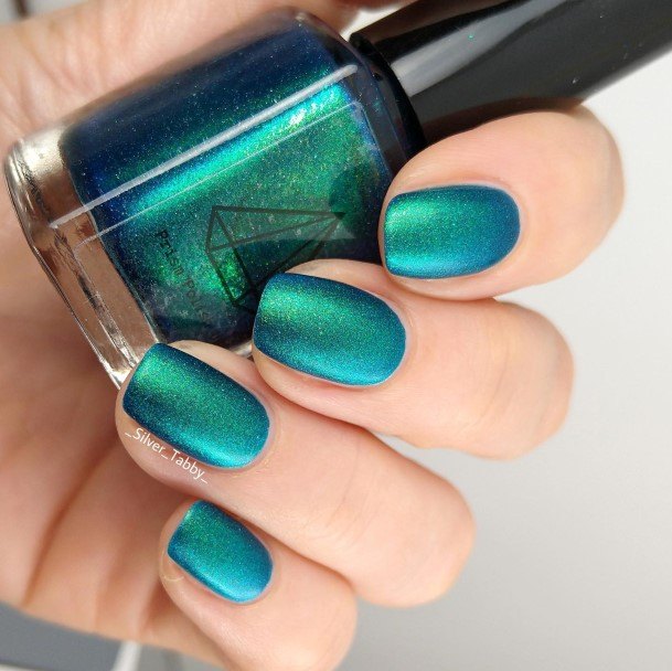 Lady With Elegant Turquoise Ombre Nail Body Art