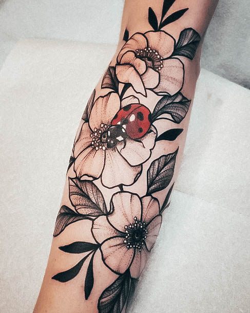 Ladybug Tattoo Feminine Designs