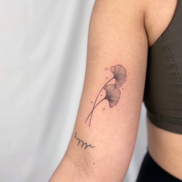 Leaf Tattoo Feminine Designs