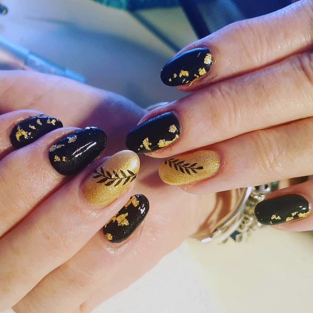 Leafy Gold Black Nail Polish