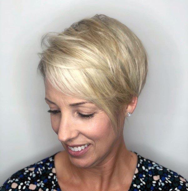 Light Blonde Female With Long Face Short Hairstyle