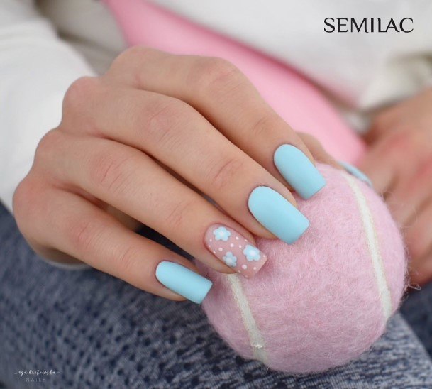 Light Blue Womens Nail Ideas