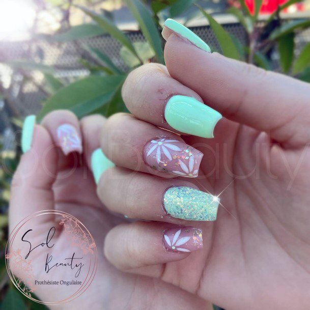 Light Green Female Nail Designs