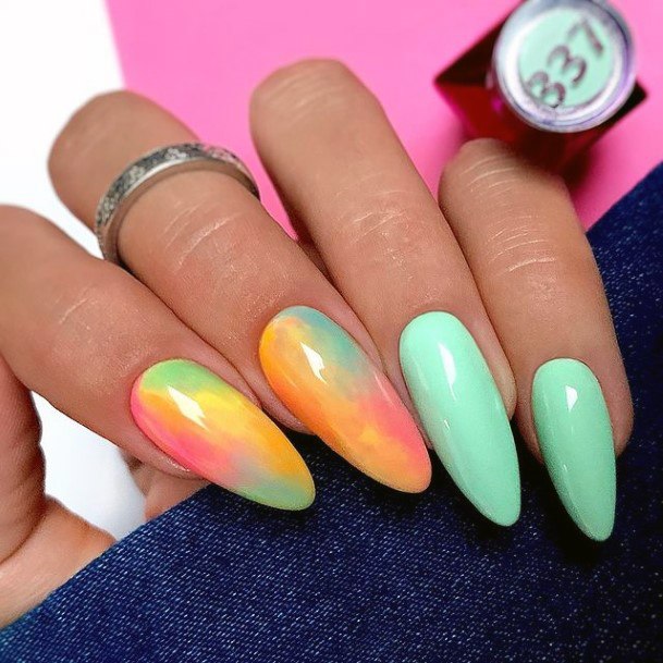 Light Green Womens Nail Ideas