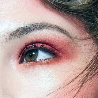 Light Red Eyeshadow Women