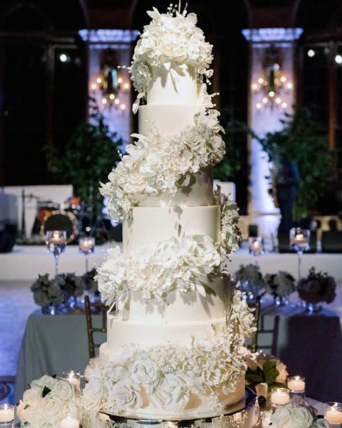 Light White Flowers Wedding Cake