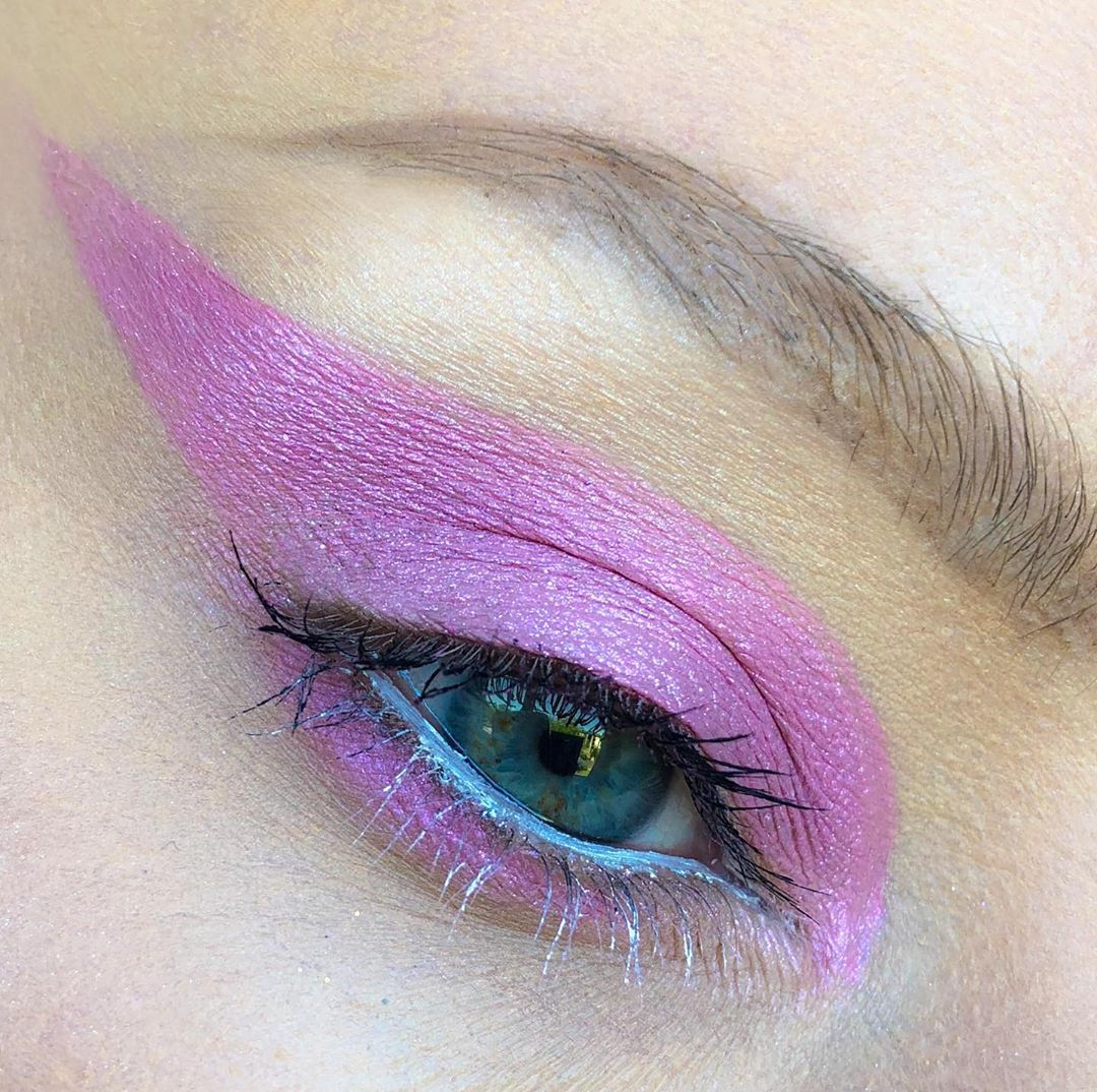 Lilac Eyeliner Looks For Women