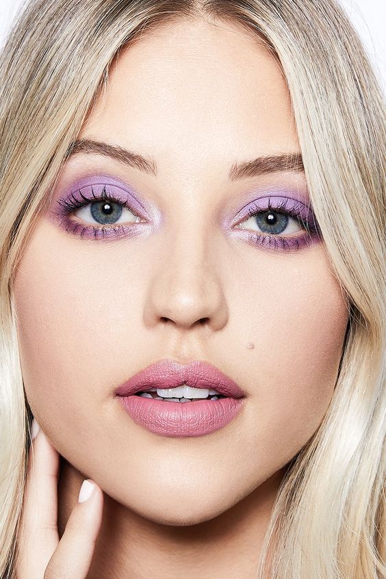 Lilac Summer Look Womens Eyes