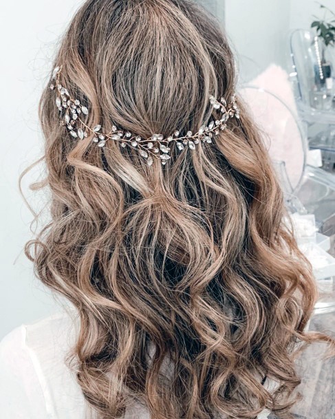 Long Curled Hairstyle For Women Formal Pretty With Headband Prom