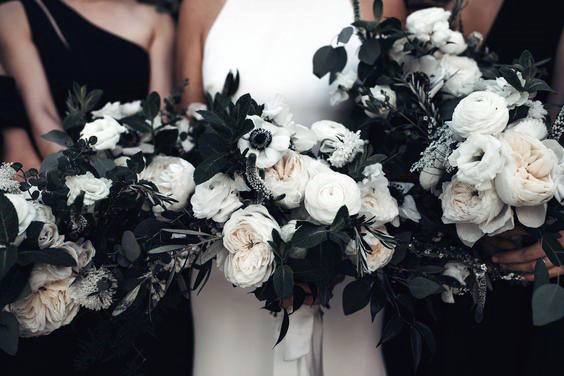 Lovely Black And White Wedding Decor