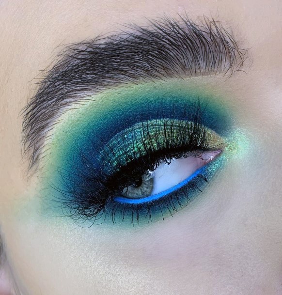 Lovely Blue And Green Eyeshadow Women