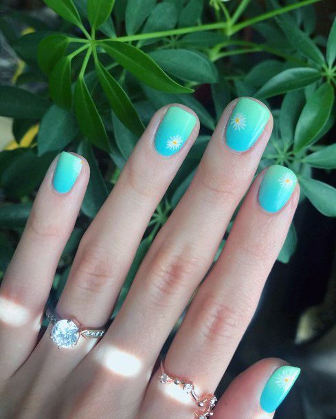 Lovely Blue Ombre Nails With Daisies