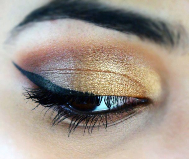 Lovely Gold And Brown Eyeshadow Women