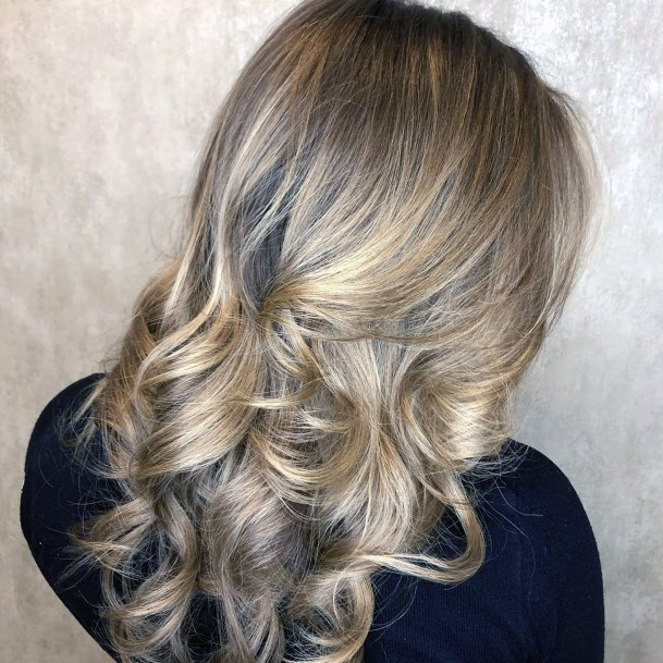 Lovely Long Barrel Curled Blonde Hair Styled For Women Pretty