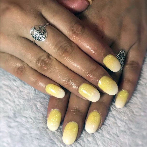 Lovely Round Yip Yellow And White Faded Nail Design For Girls