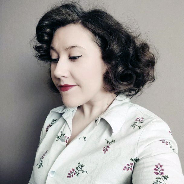 Lovely Vintage Retro Dark Brown Curly Womens Hairstyle Idea