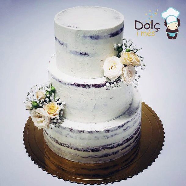 Lovely Wedding Cake Red Velvet