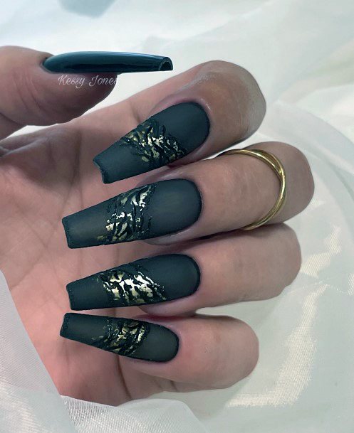 Luscious Designs Womens Gold Dress Nail Ideas