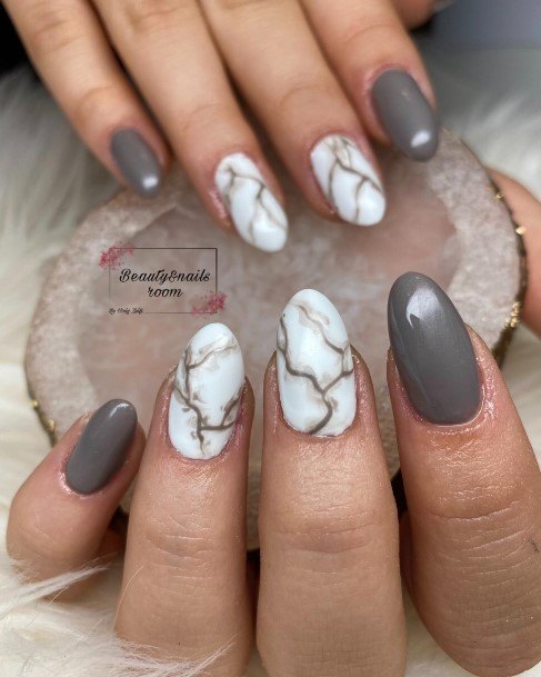 Luscious Designs Womens Marble Nail Ideas