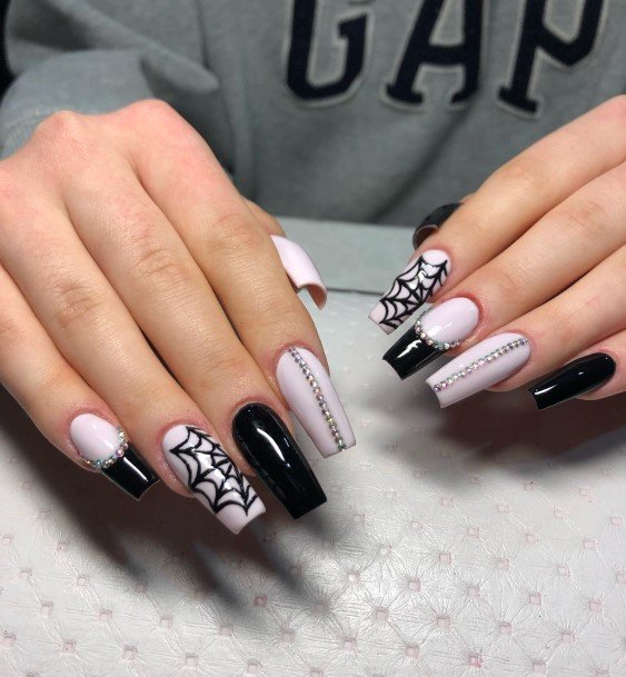 Luscious Designs Womens Spider Nail Ideas