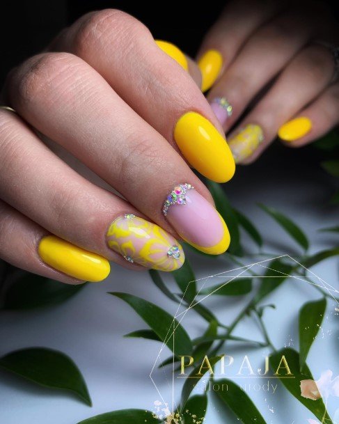 Luscious Designs Womens Yellow With Diamonds Nail Ideas