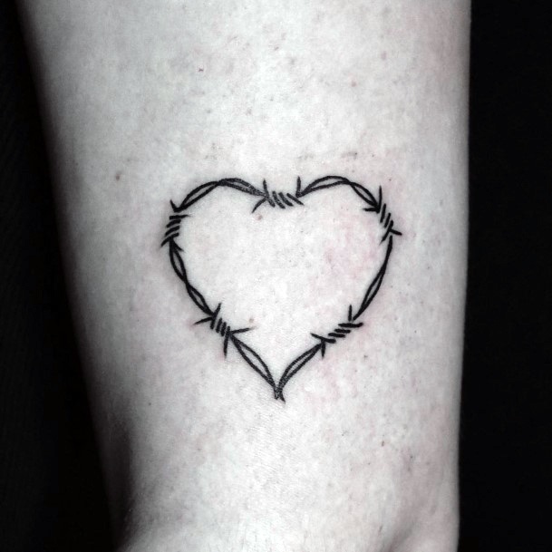 Magnificent Barbed Wire Tattoo For Girls