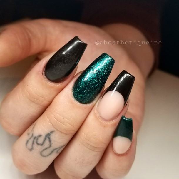 Magnificent Black And Green Nail For Girls