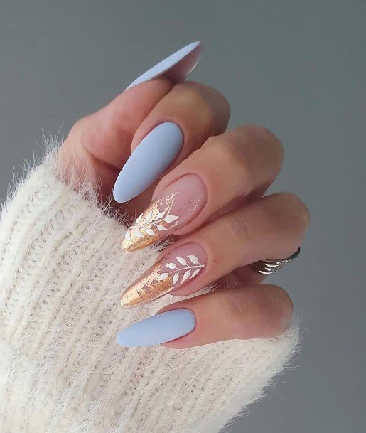 Magnificent Gold Nail For Girls