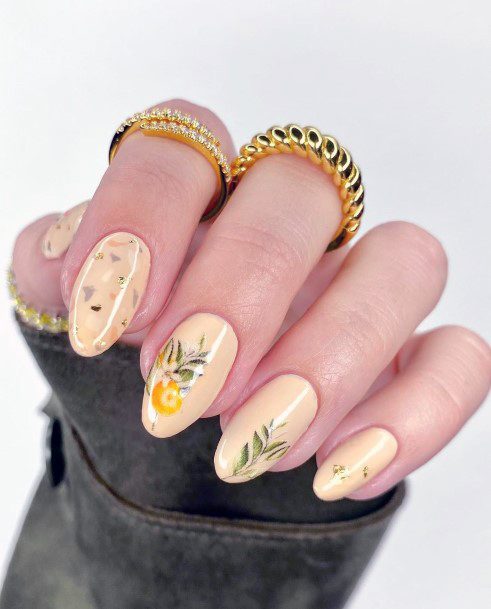 Magnificent Light Yellow Fingernails For Girls