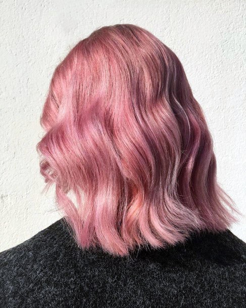 Magnificent Magenta Pink Wavy Shoulder Length Womens Hairstyle Ideas