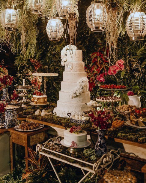 Magnificent Nature Greenery Beautiful Floral Bright White Wedding Cake Desert Table Decoration Ideas