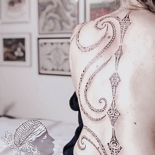 Magnificent Polynesian Tattoo For Girls