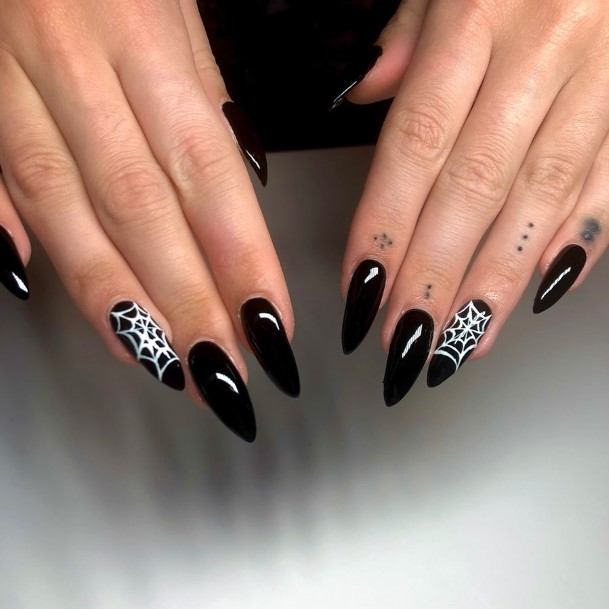 Magnificent Spider Nail For Girls