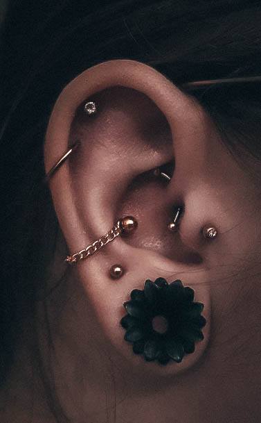 Marvelous Floral Guage Lobe Gold Chain Conch Shiny Daith Tragus And Helix Ear Piercing Inspiration Design Ideas For Women