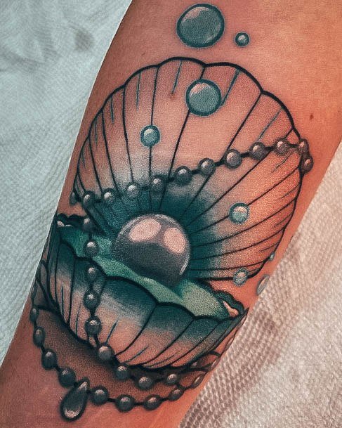 Marvelous Womens Tattoos Clam