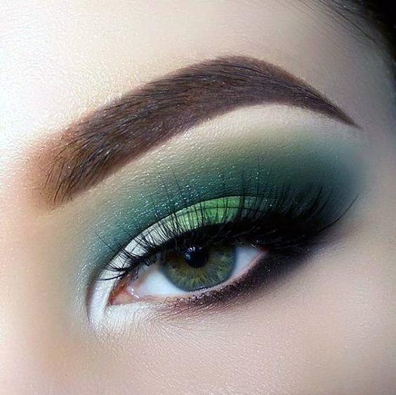 Matte Green And Brown Eyeshadow Women