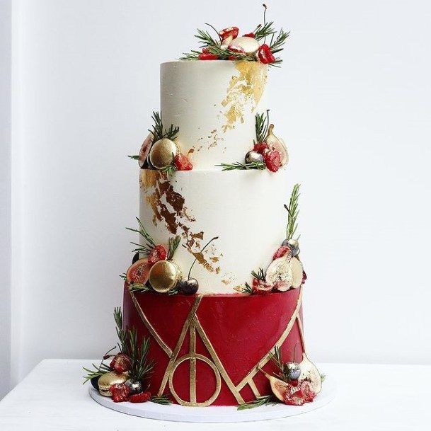 Matte Red And White Beautiful Wedding Cakes