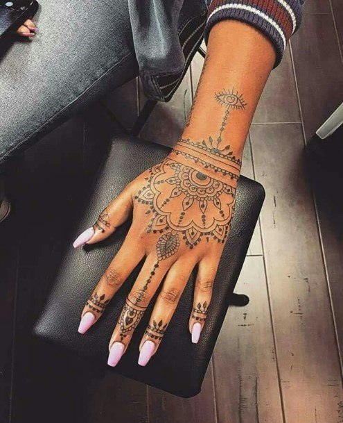 Mehendi Tattoo Womens Fingers