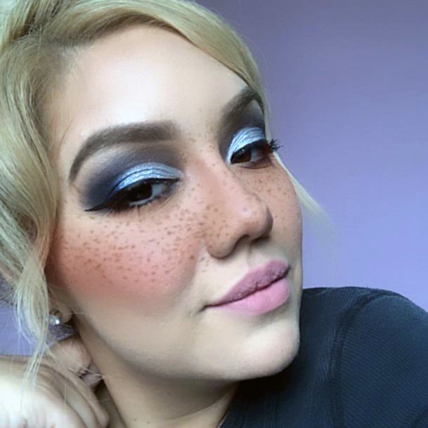 Mermerizing Silver Grey And Blue Eyeshadow Women