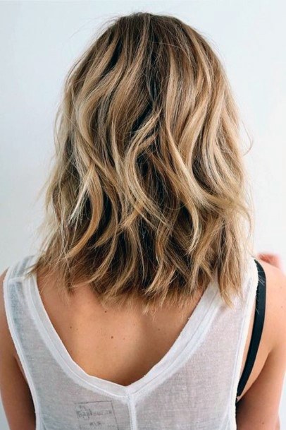 Messy Effortless Dirty Blonde Hair Inspiration For Girls With Bangs