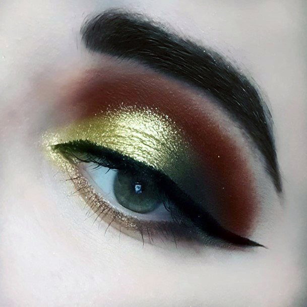 Metallic Gold Eyeshadow Women