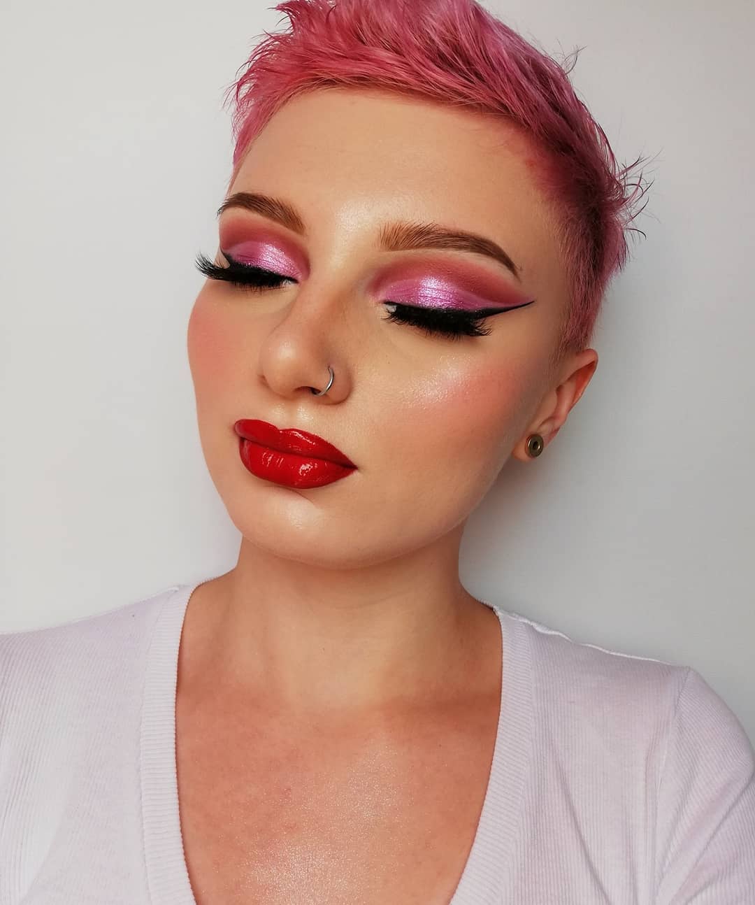 Metallic Pink Summer Makeup Looks Women