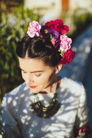 Mexican Wedding Hairdo Decorations Blossoms